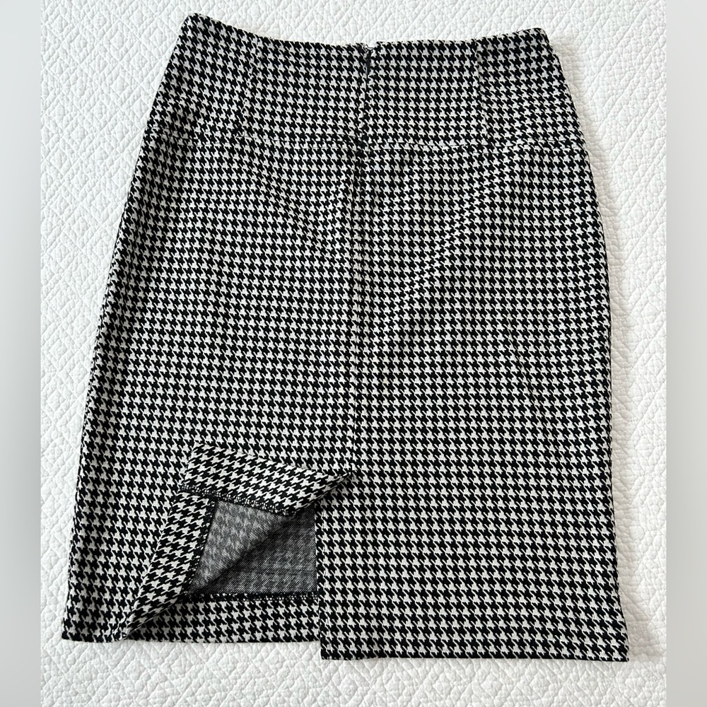 Pencil Skirt - Picture 2 of 4
